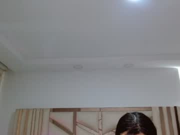 Emilee Black Hair webcam from Colombia